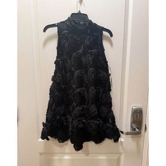 Elliatt Selena Top in Black can be worn as Dress as well . Cocktail - Picture 1 of 2